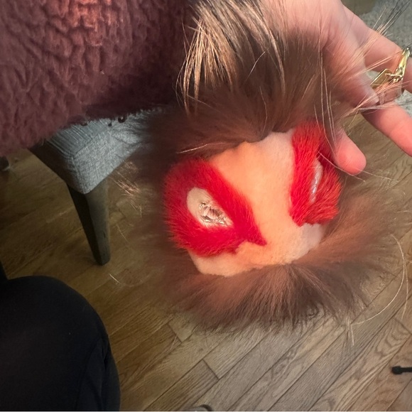 Furry Fur Yang Bag Bug Keychain Pom Pom - Picture 3 of 9